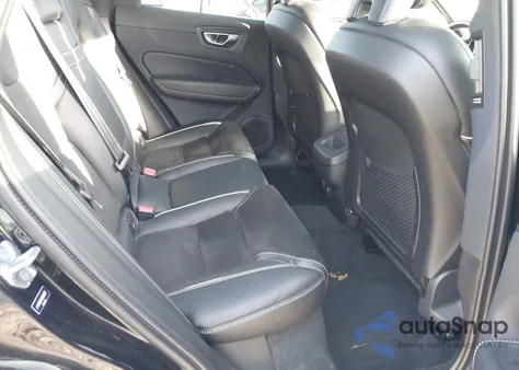 2019 Volvo Xc60 T5 R-Design from USA, damaged, VIN LYV102DM1KB202607